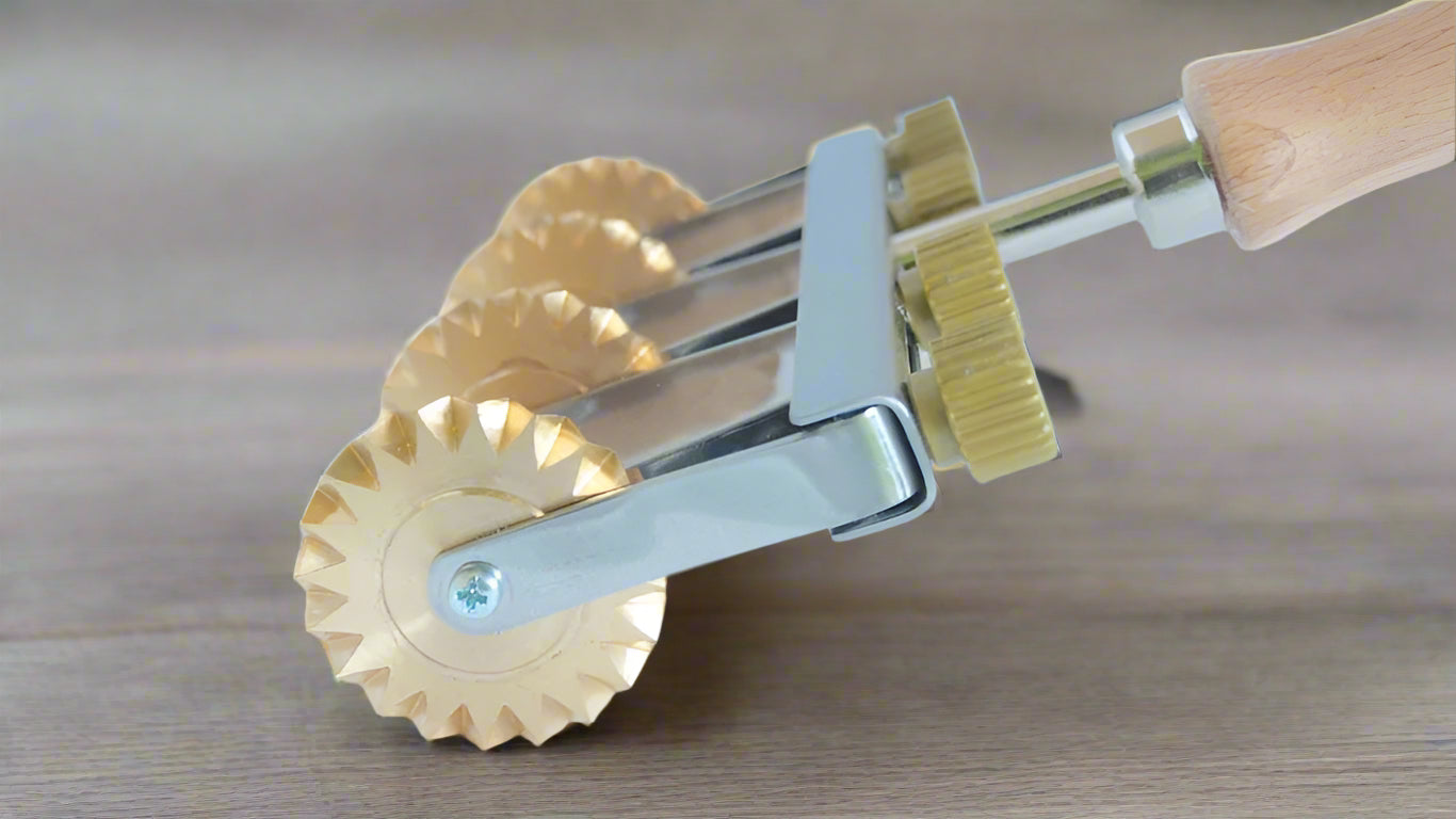 Brass Adjustable Fluted Pasta Wheel with 4 Blades