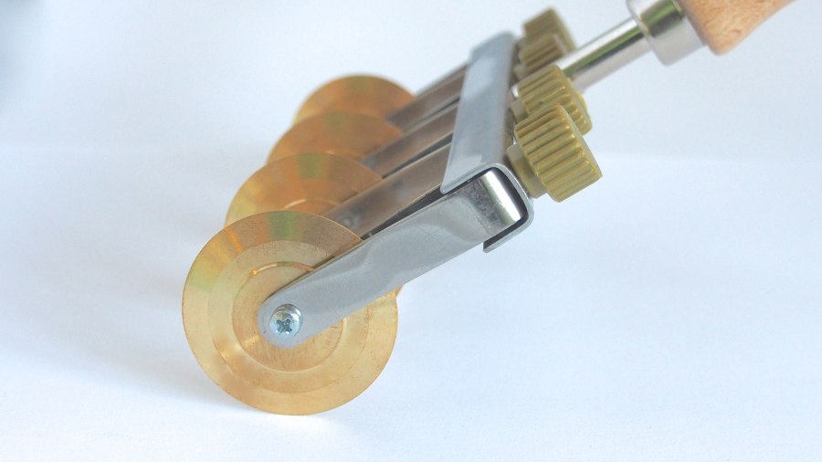 Brass Adjustable Smooth Pasta Wheel with 4 Blades