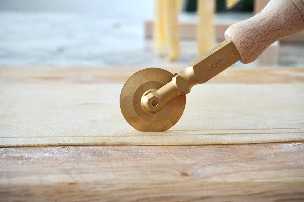 LaGondola Set of 1 Festooned Wheel and 1 Smooth Wheel