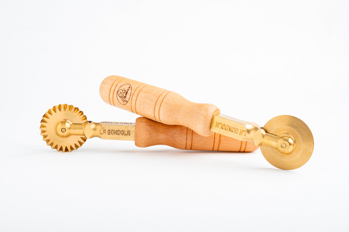 LaGondola Set of 1 Festooned Wheel and 1 Smooth Wheel